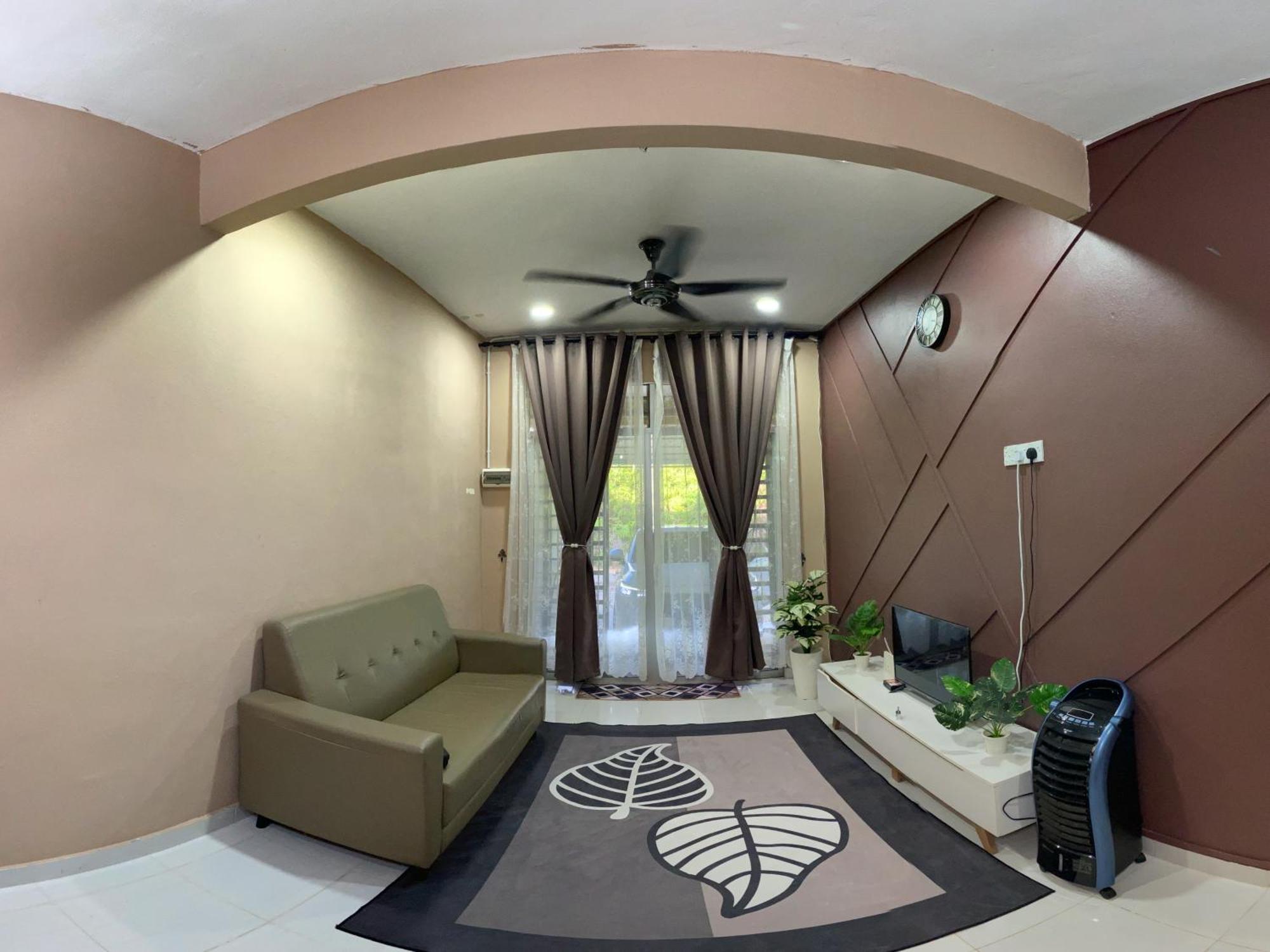 Naufa Homestay 2 3R3B Machang Macang Exterior photo
